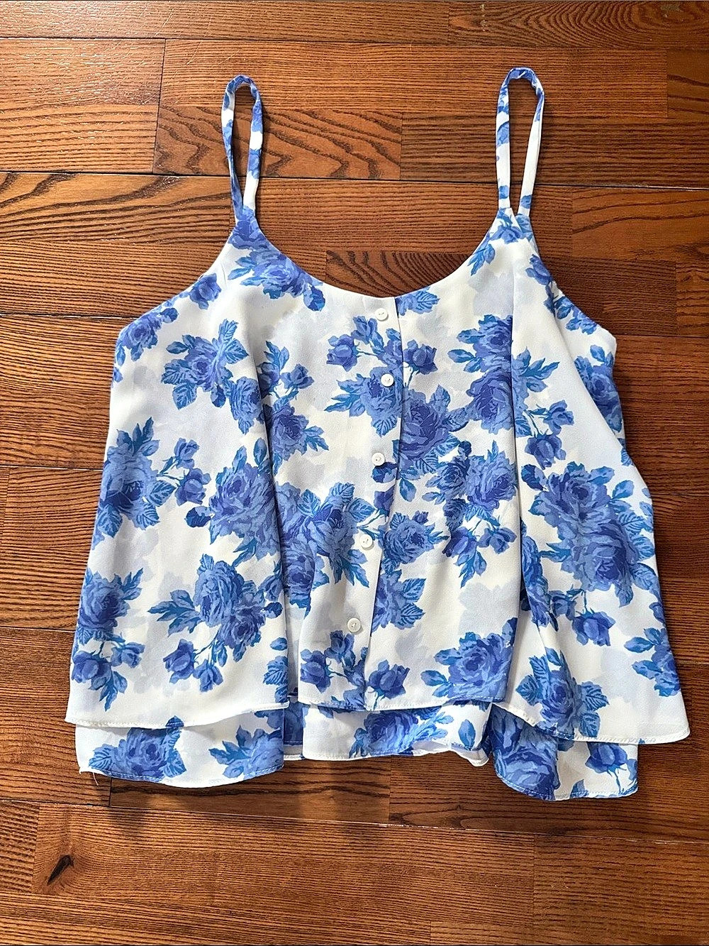 Paper Crane Floral Camisole in Blue & White Size Medium Like New